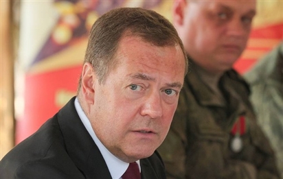 Ông Dmitry Medvedev: Nga đang thử nghiệm công nghệ mới trên chiến trường