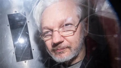 Cơn ác mộng đến với ông chủ WikiLeaks