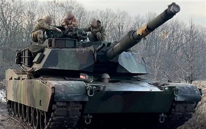 Xe tăng Abrams của Mỹ lần đầu xuất hiện trên tiền tuyến Ukraine