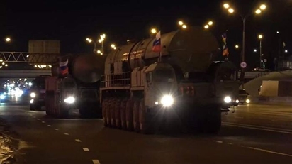 Video dàn tên lửa Yars xuất hiện ở Moscow