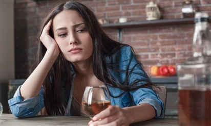 Người Mỹ lao vào rượu bia vì căng thẳng trong dịch