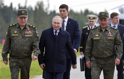 Ông Putin thị sát tập trận quân sự 'Zapad-2021'