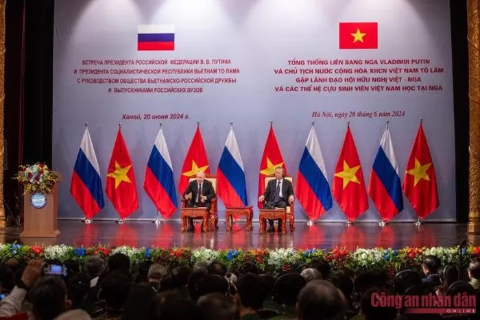 Tổng thống Putin xúc động trước tình cảm nồng ấm của những người bạn Việt Nam